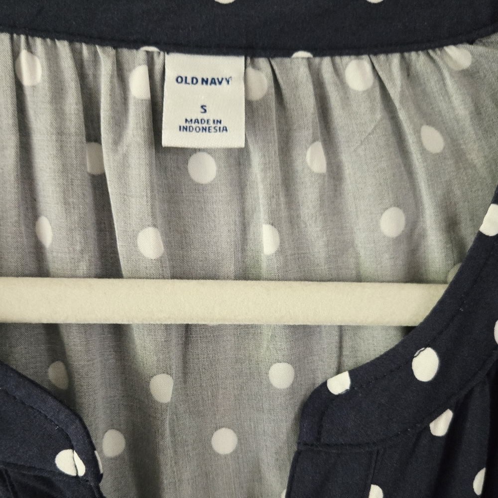 Old Navy Navy Polka Dot Popover Blouse XS NWT - Picture 5 of 9